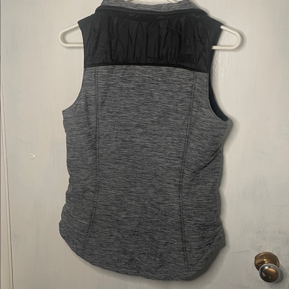 The North Face Women's Black and Gray Quilted Vest - Picture 4 of 4